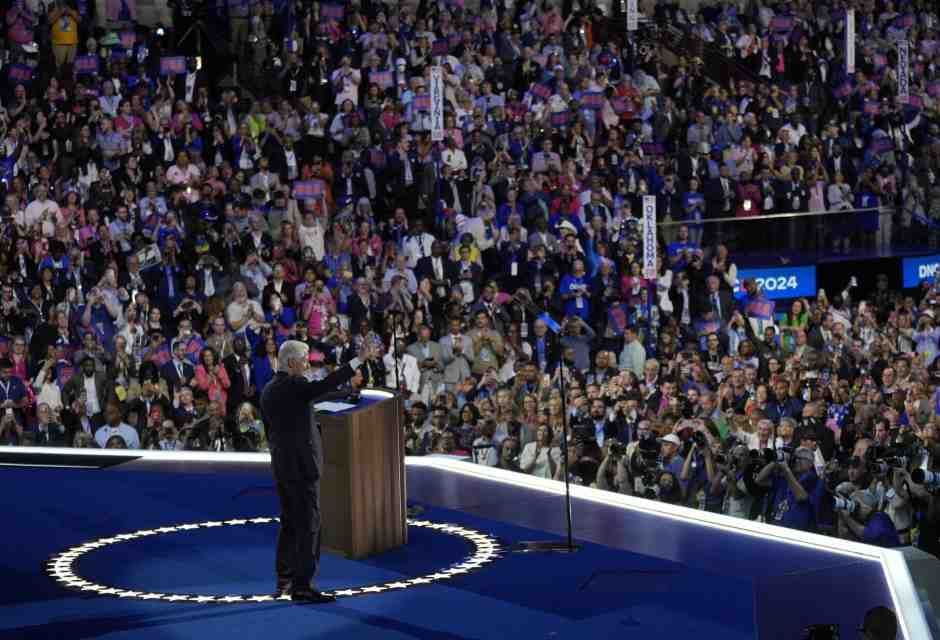 L'ex presidente Bill Clinton alla convention di Chicago (LaPresse)