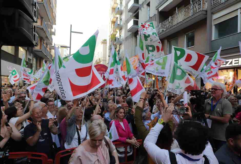 &nbsp;Una manifestazione del Pd a Bari - foto Ansa