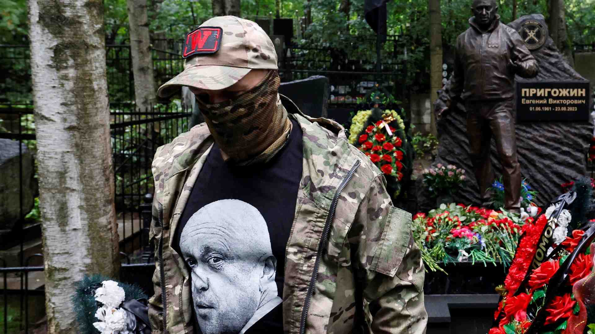 Immagine di Un anno dopo la morte, l'«eroe» Prigozhin dà ancora fastidio a zar Putin