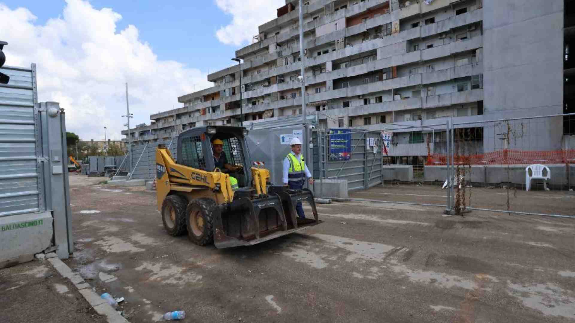 Immagine di Fra i dimenticati di Scampia: senza casa a un mese dal crollo