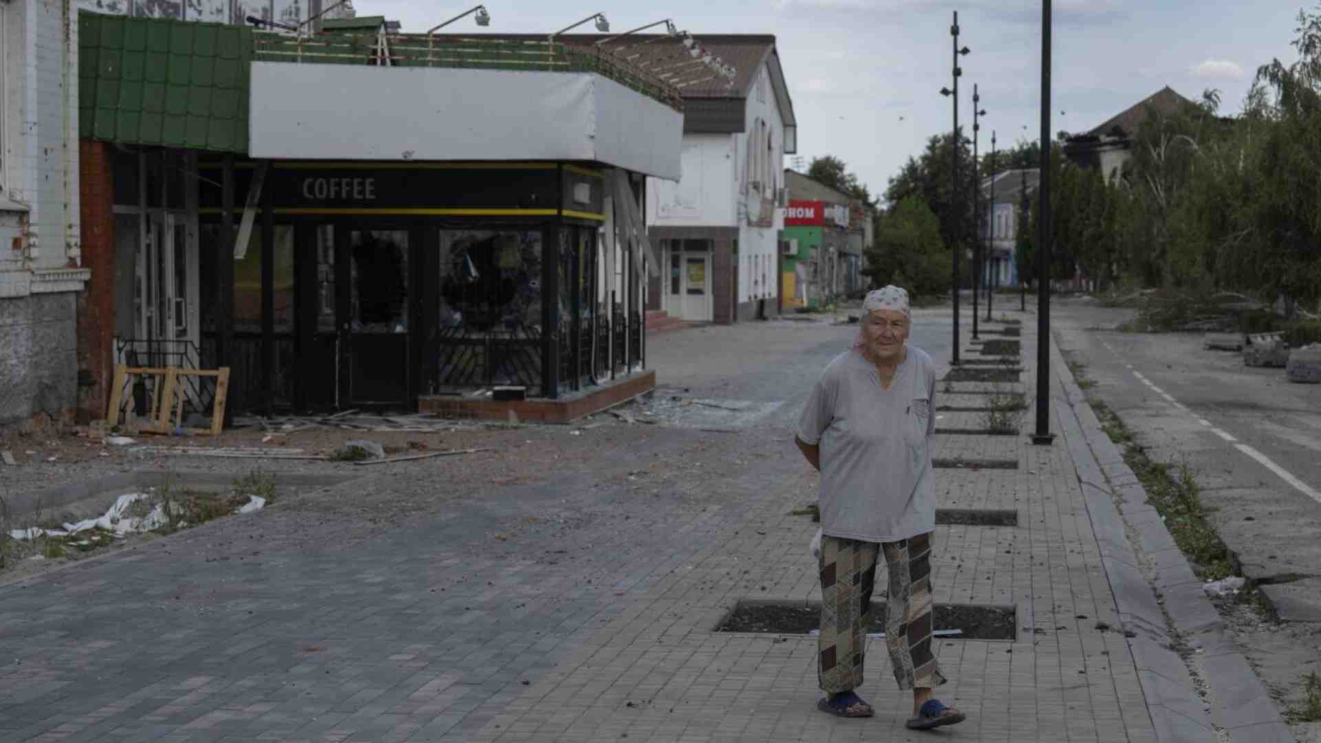 Immagine di Nella regione ucraina dove parte l'offensiva in Russia, tra sfollati, scettici e militari sempre pronti