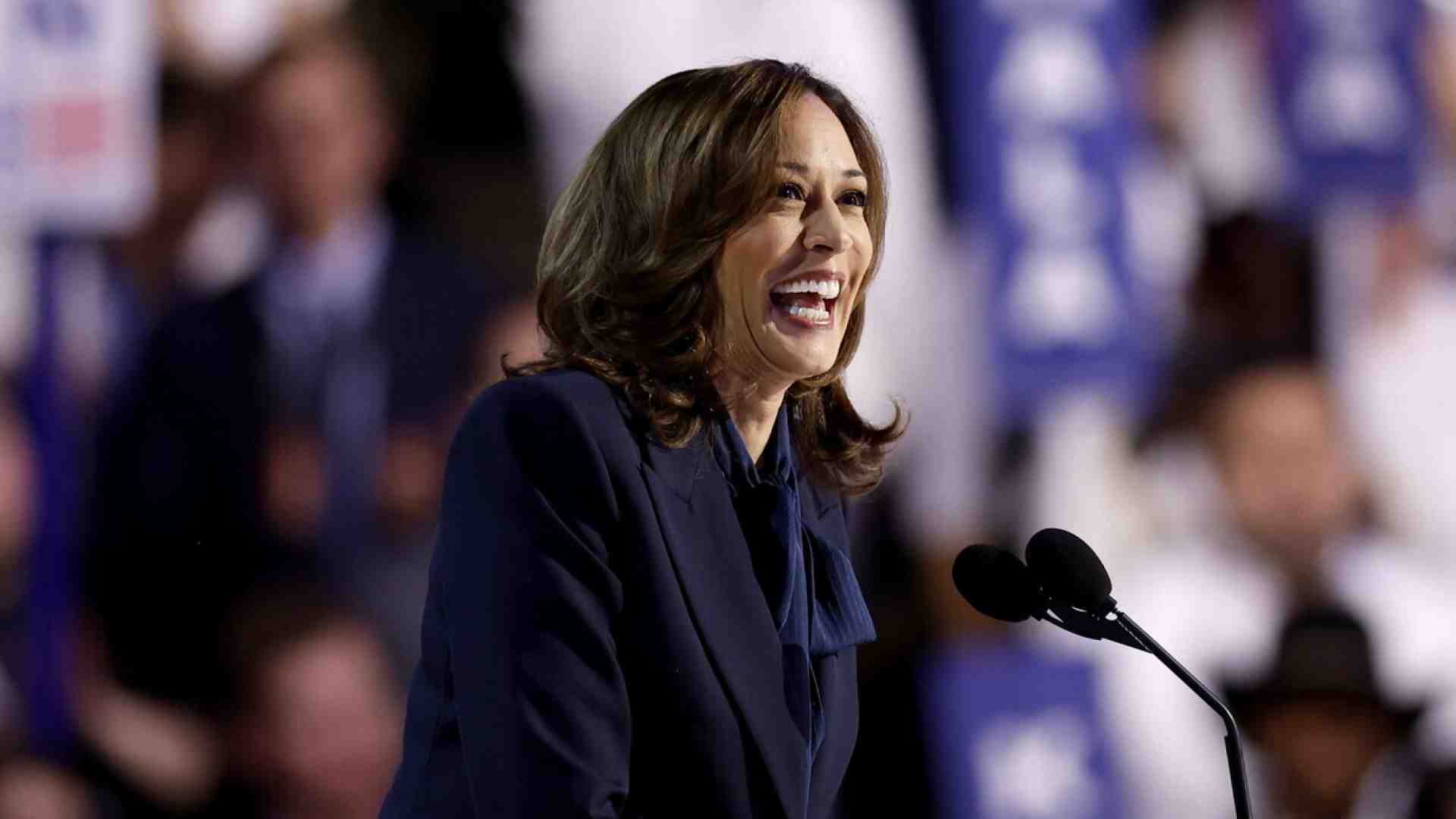 Immagine di Dopo una convention straordinaria, per Kamala Harris è il momento di parlare di politica