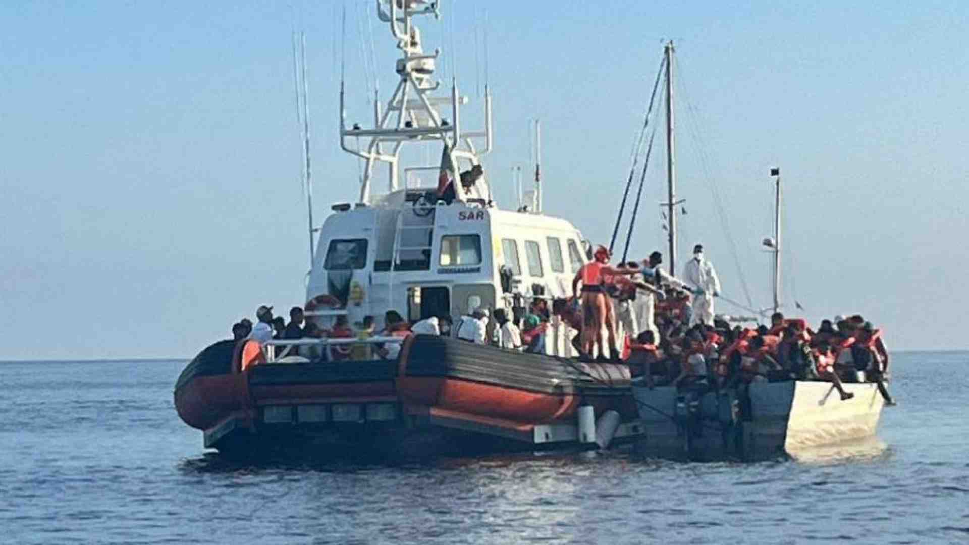 Immagine di Mediterranea soccorre 67 migranti. Con la benedizione del Papa