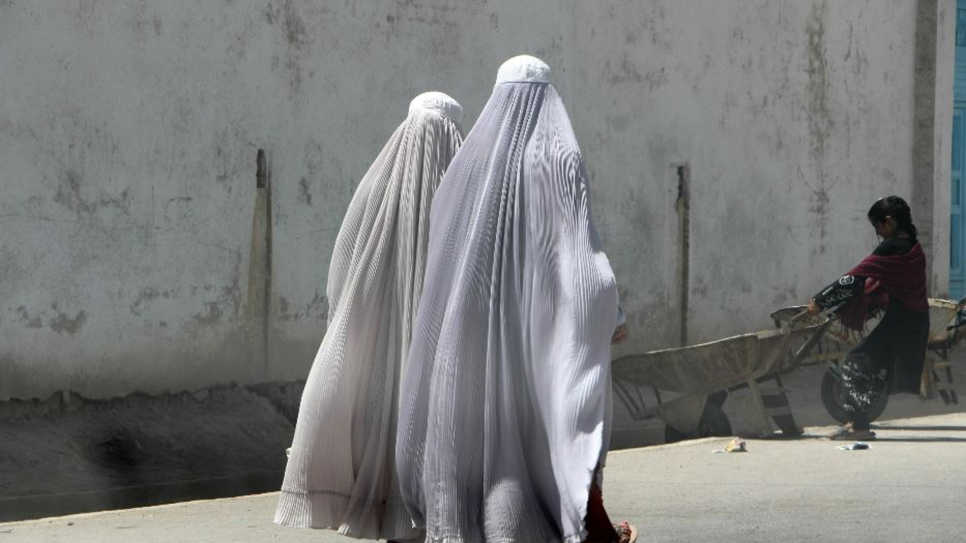 Immagine di Vietato parlare e cantare: l'ultimo diktat dei taleban contro le donne
