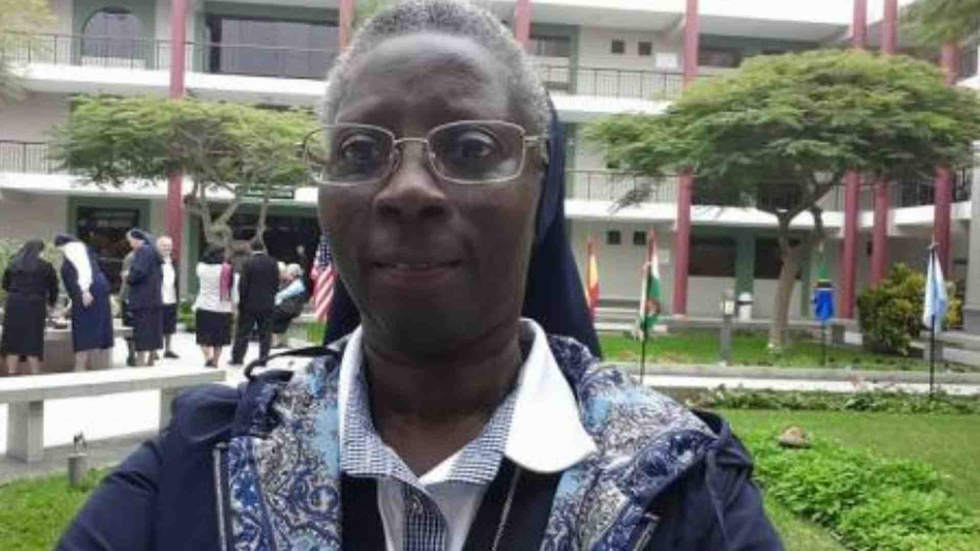 Immagine di Una suora della Guinea Bissau alla guida dell'Infanzia missionaria