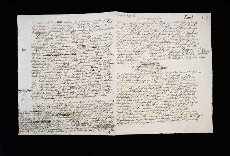 <span style="font-family: Arial, Verdana, sans-serif; font-size: 12px;">Un manoscritto di Immanuel Kant esposto al Palazzo Bellevue di Berlino (Foto ANSA)</span><br type="_moz" />