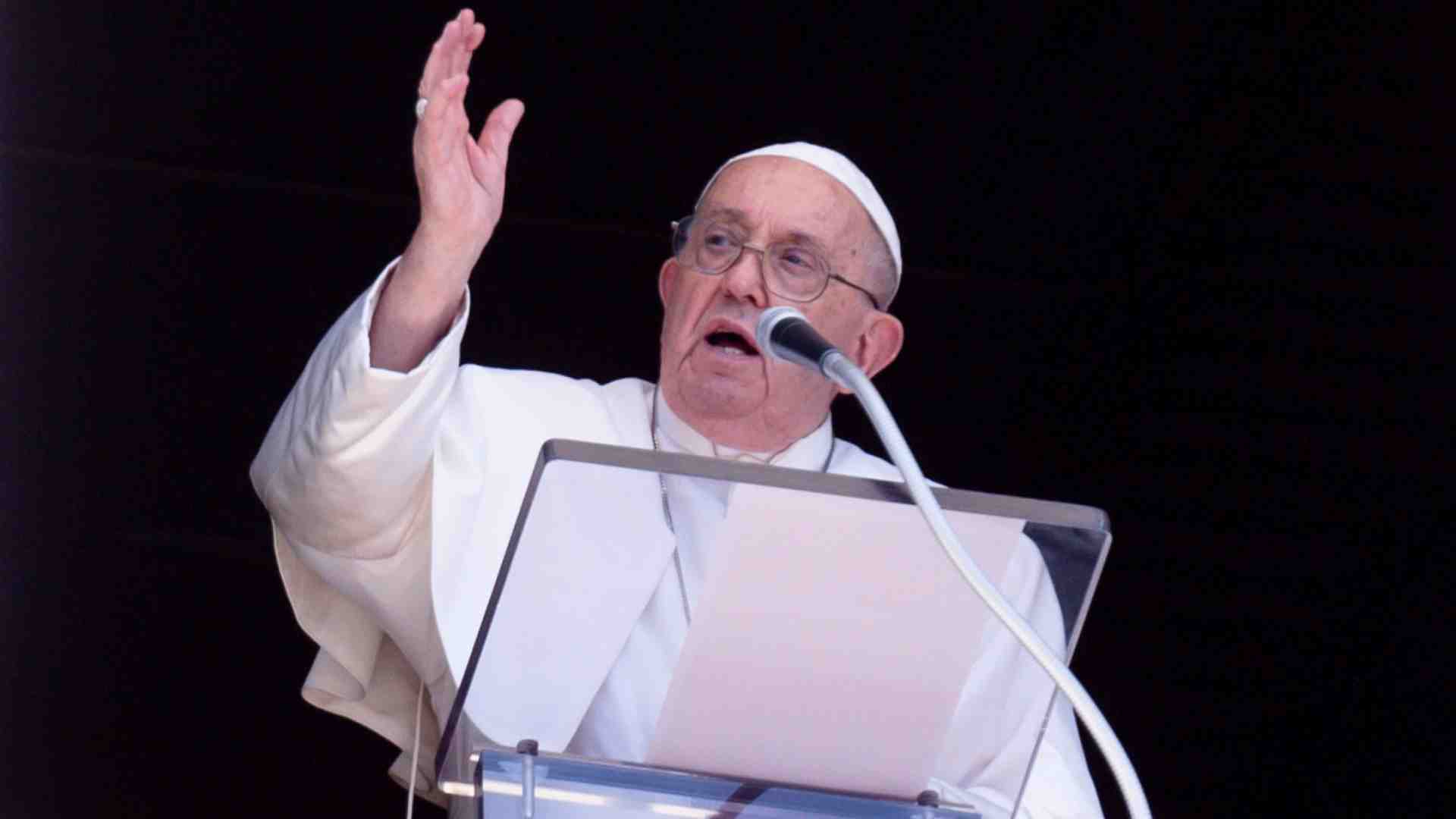 Immagine di Il Papa a Kiev: «Le Chiese non si toccano. Ognuno preghi nella sua»