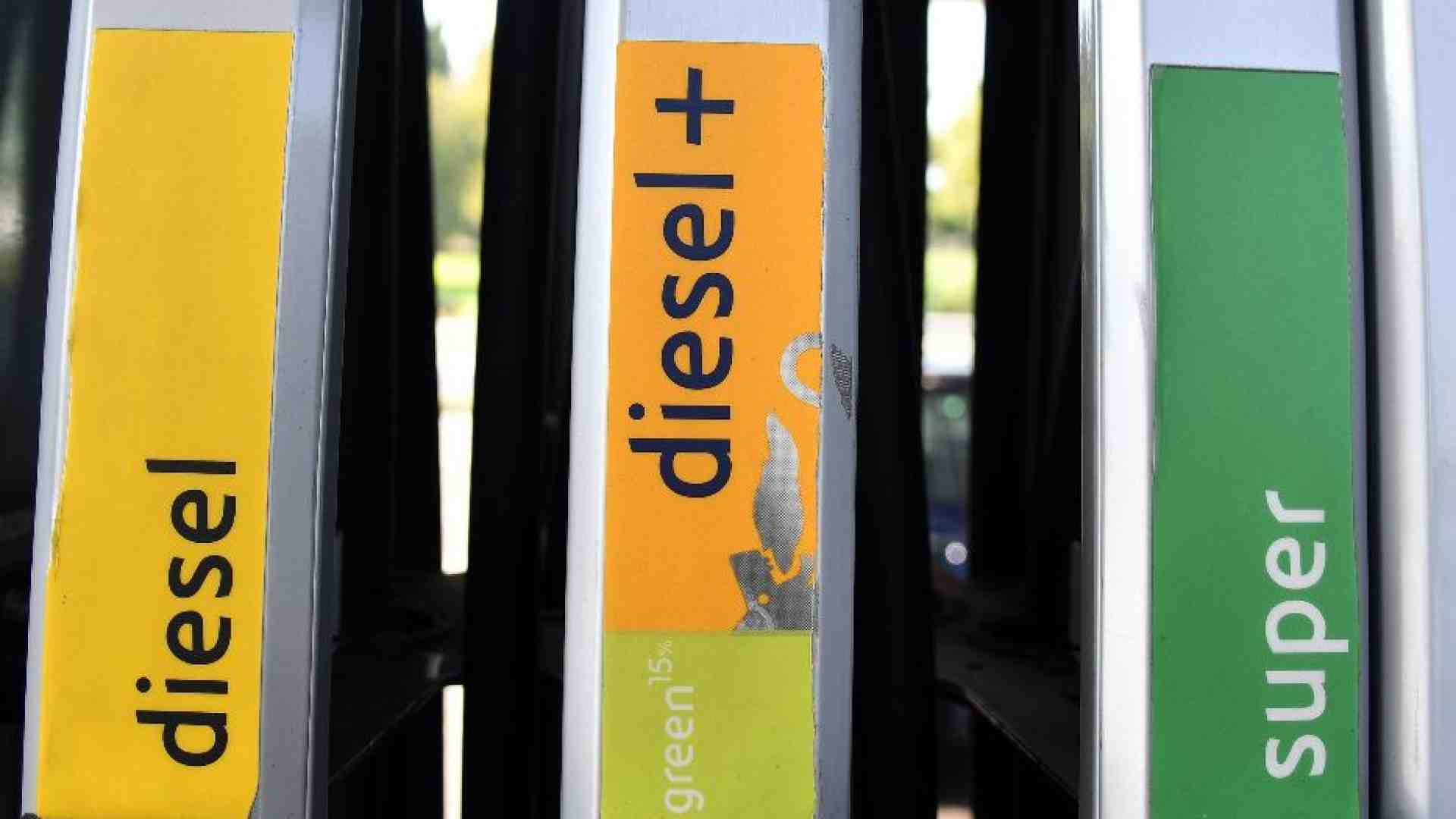 Immagine di Il prezzo della benzina è ai minimi da gennaio (ma non durerà)