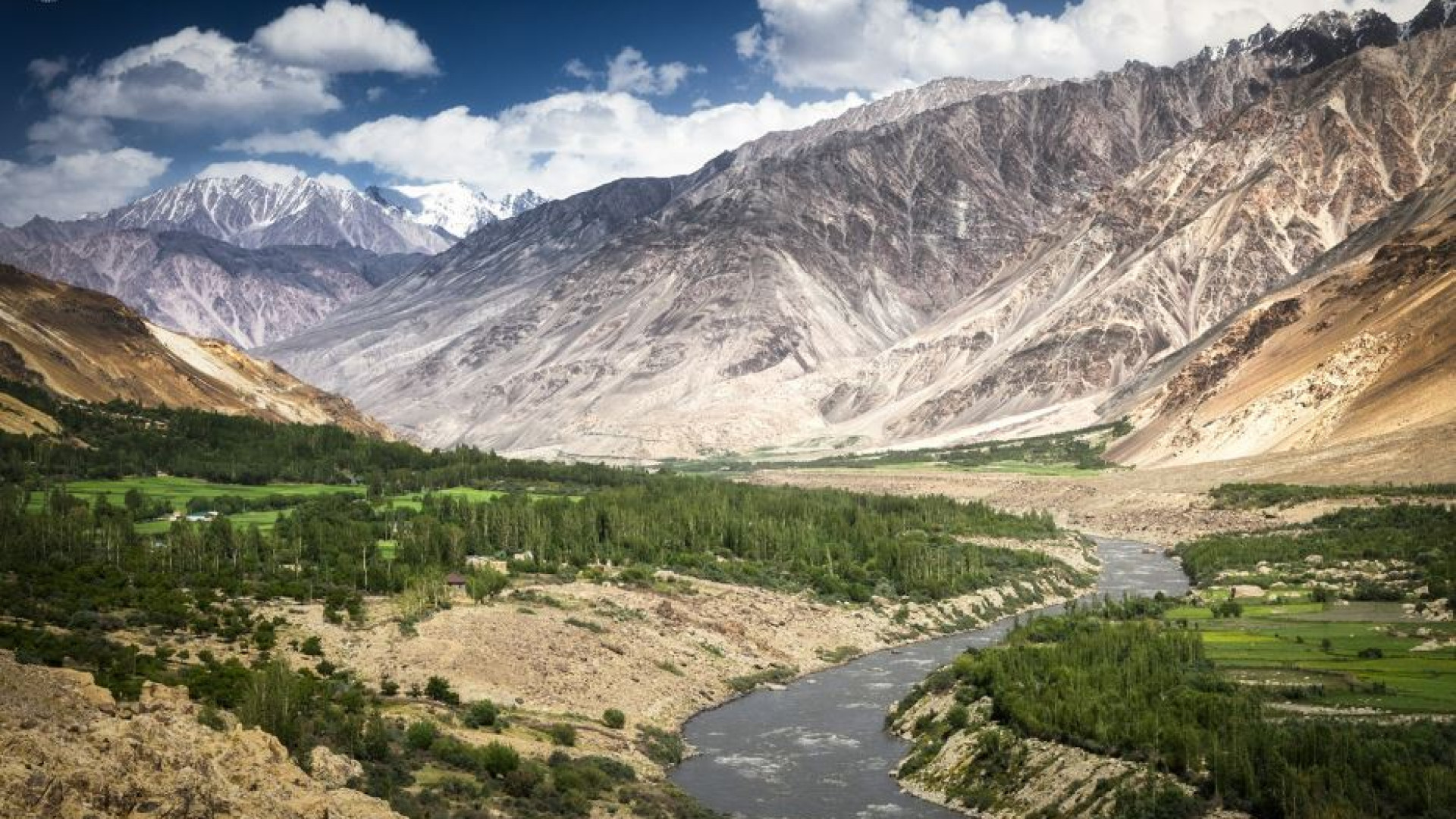 Immagine di Lungo il corridoio del Wakhan, spartiacque fra più mondi