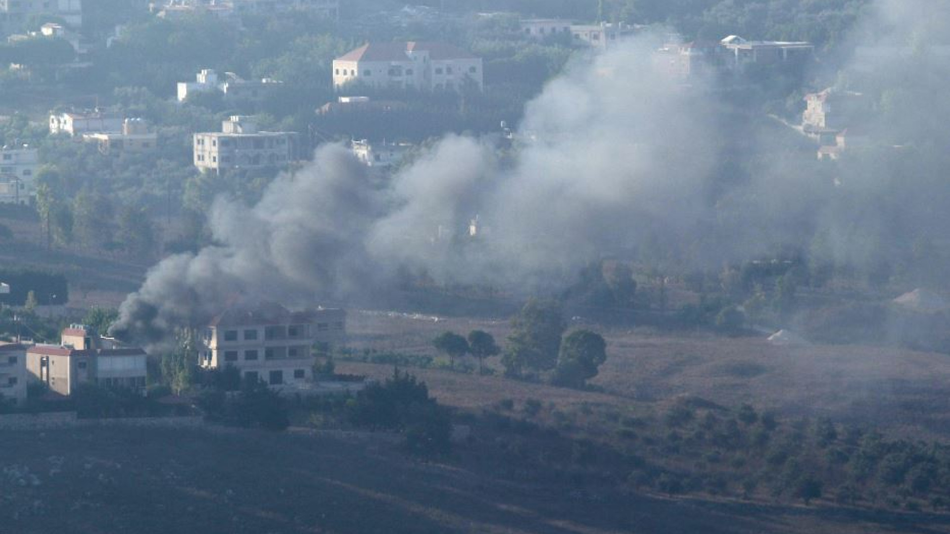 Immagine di Fuoco incrociato Hezbollah-Israele. E Hamas lascia i negoziati del Cairo