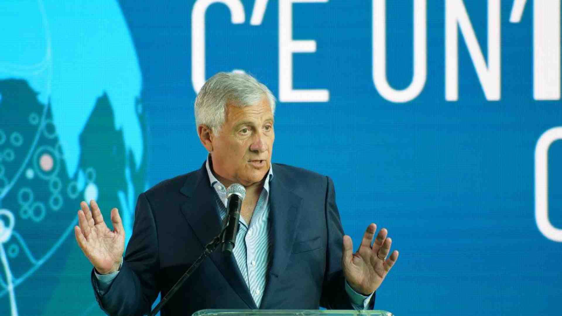 Immagine di Sì, è stato un Meeting poco “politico” (e il problema è della politica)