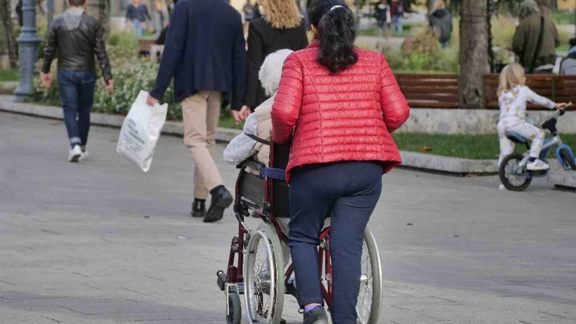 Immagine di Nel settore del lavoro domestico 200mila colf e badanti invisibili