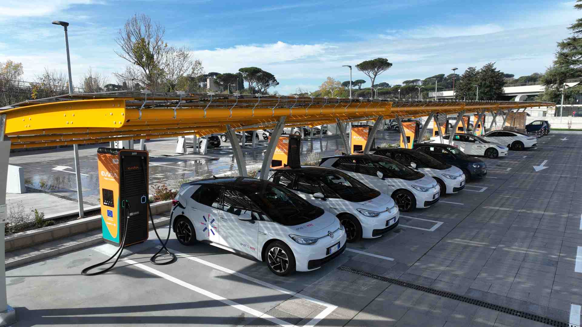 Immagine di Le colonnine ci sono, sono le auto elettriche che mancano