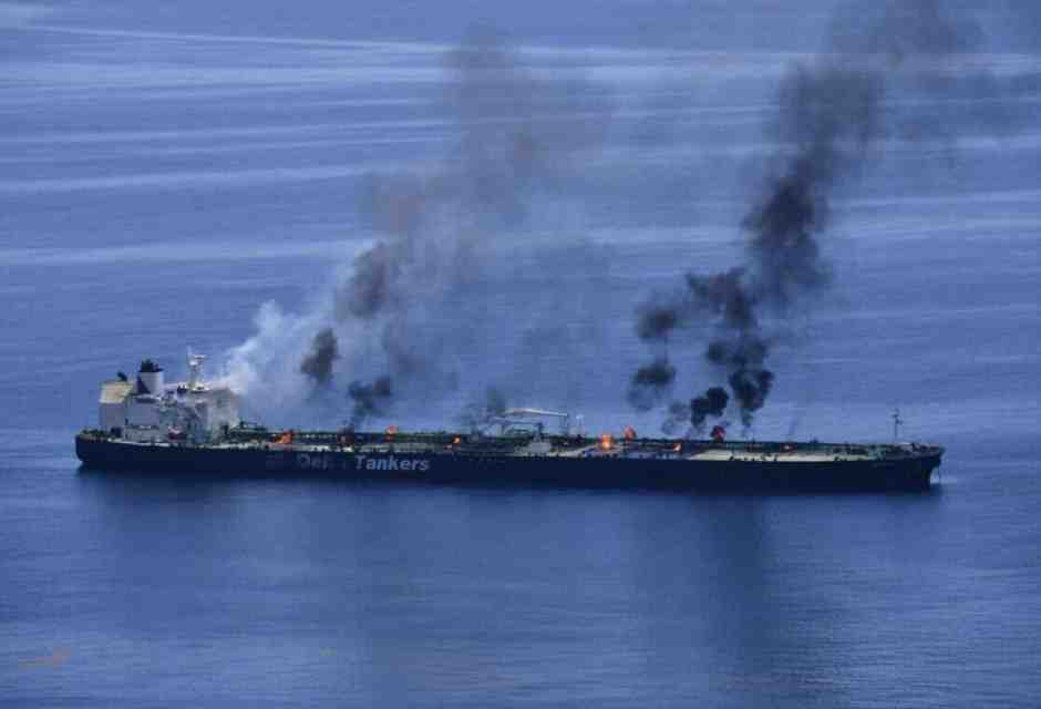 La petroliera Sounion nel Mar Rosso - foto Ansa
