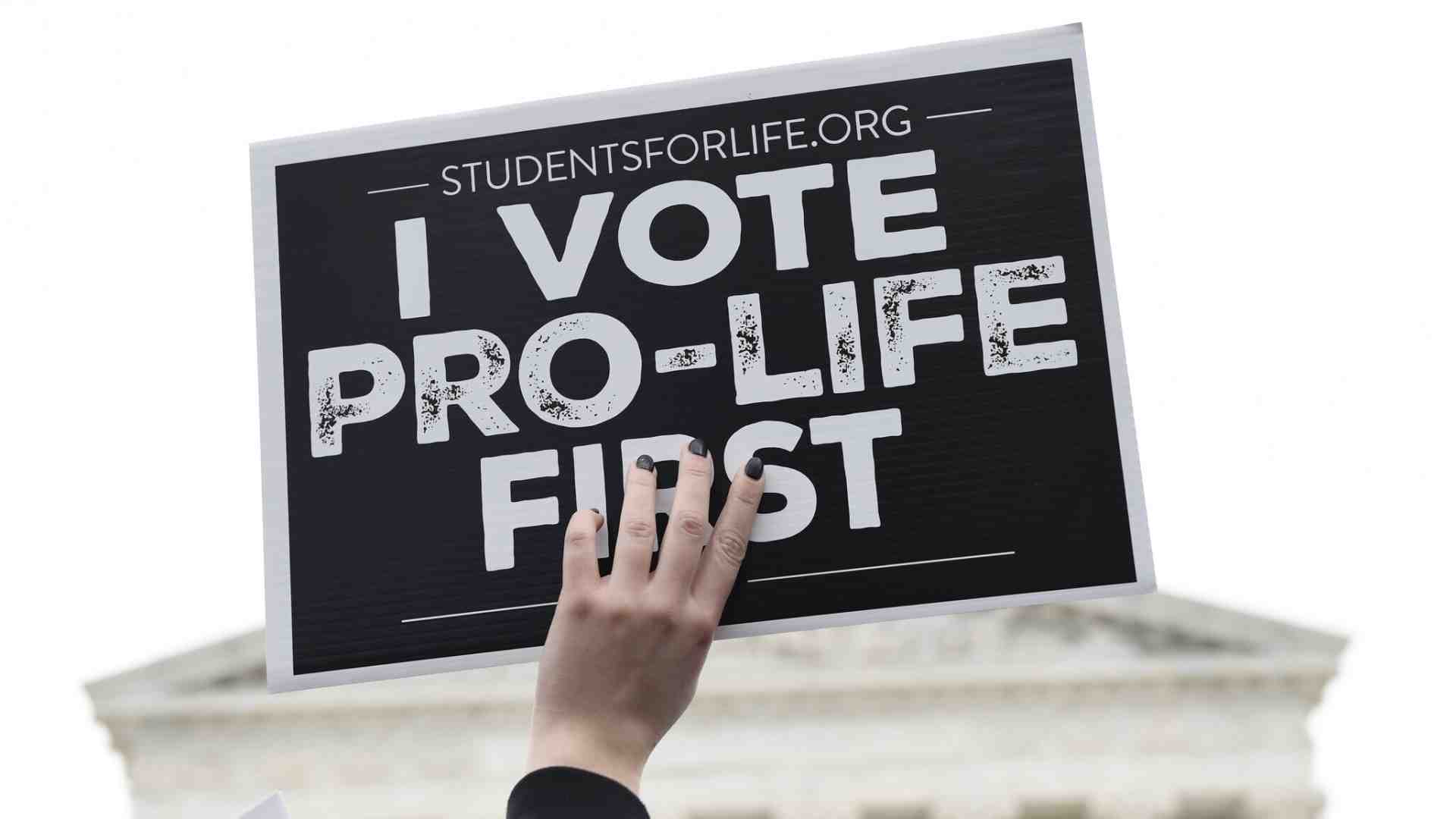 Immagine di Il flip flop di Trump sull’aborto: rivede le posizioni pro life (pure sull’Obamacare)