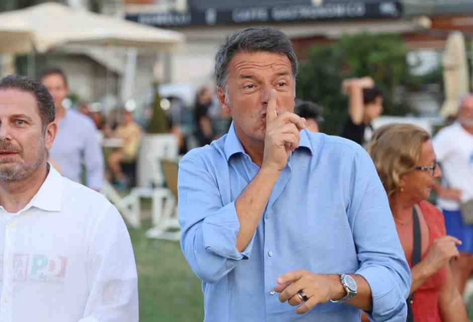 E alla fine torna Renzi. Con un piano: fuori dalla giunta di Genova, ma dentro a quella di Roma