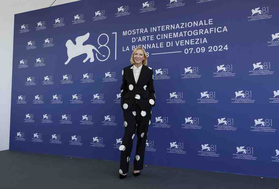 &nbsp;Cate Blanchet alla Mostra del Cinema di Venezia - foto LaPresse