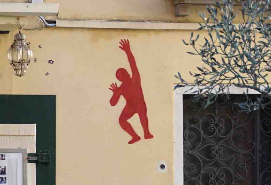 A casa del direttore del manicomio (con amante ex paziente)