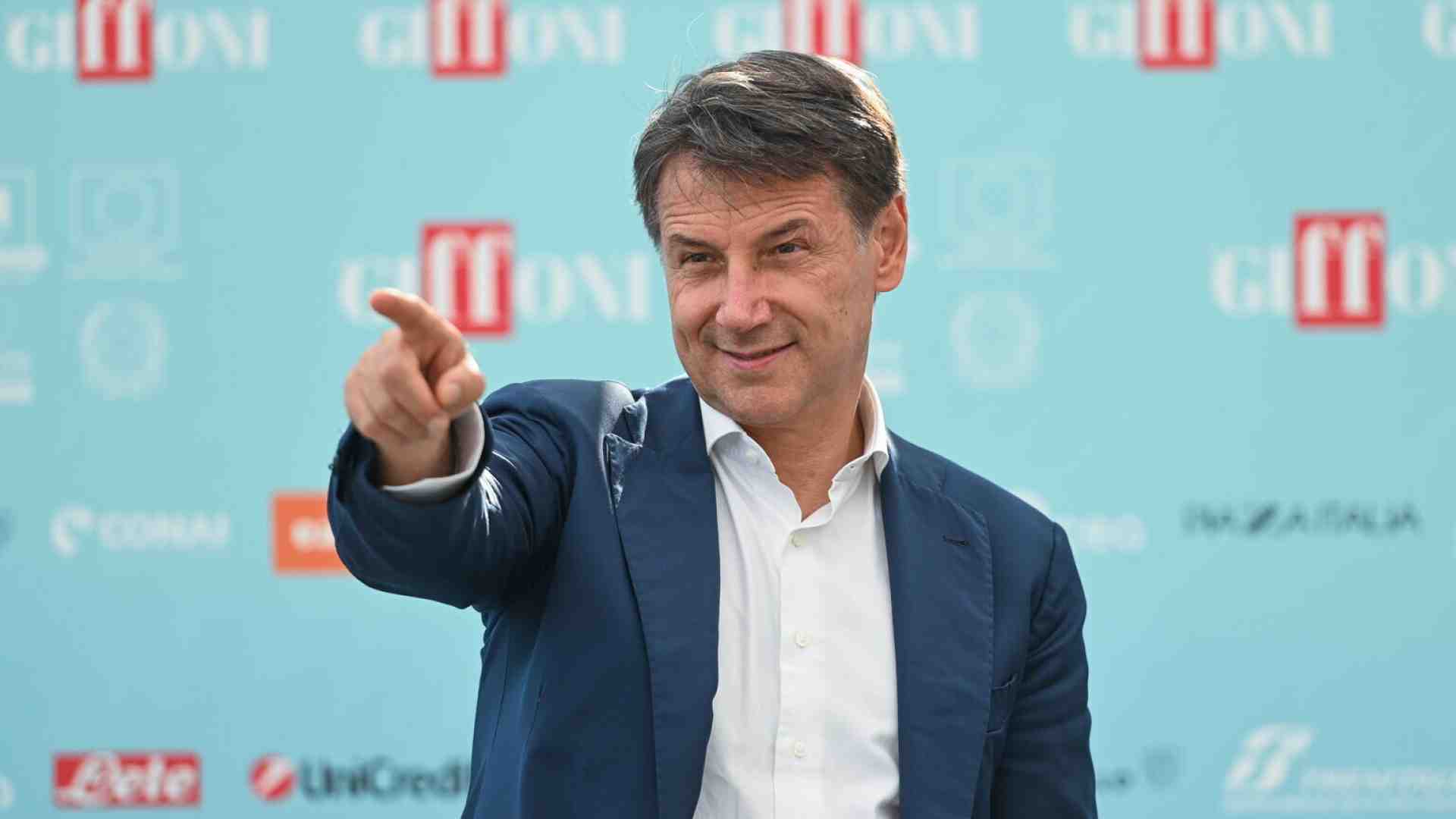 Immagine di Conte contro il Pd: "Resuscitare Renzi è un inaccettabile harakiri"