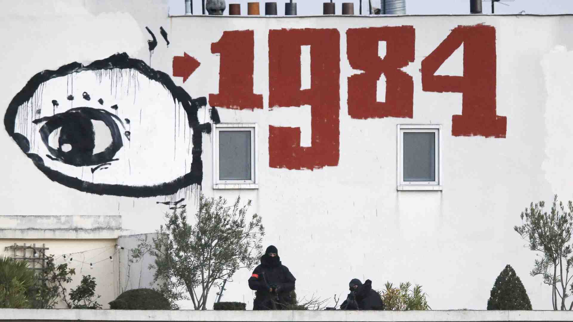 Immagine di Totalitarismi e morte della verità. Putin, Trump e il potere della menzogna visto con gli occhi di Swift e Orwell