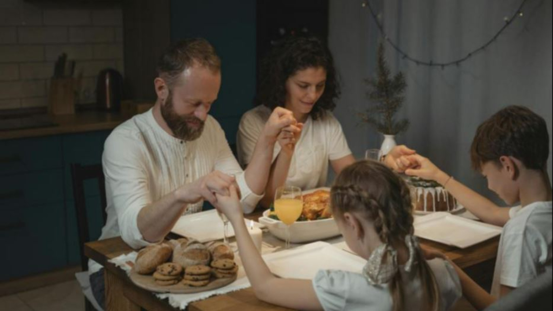 Immagine di «La famiglia che prega unita resta unita». Riscoprire il Rosario in casa