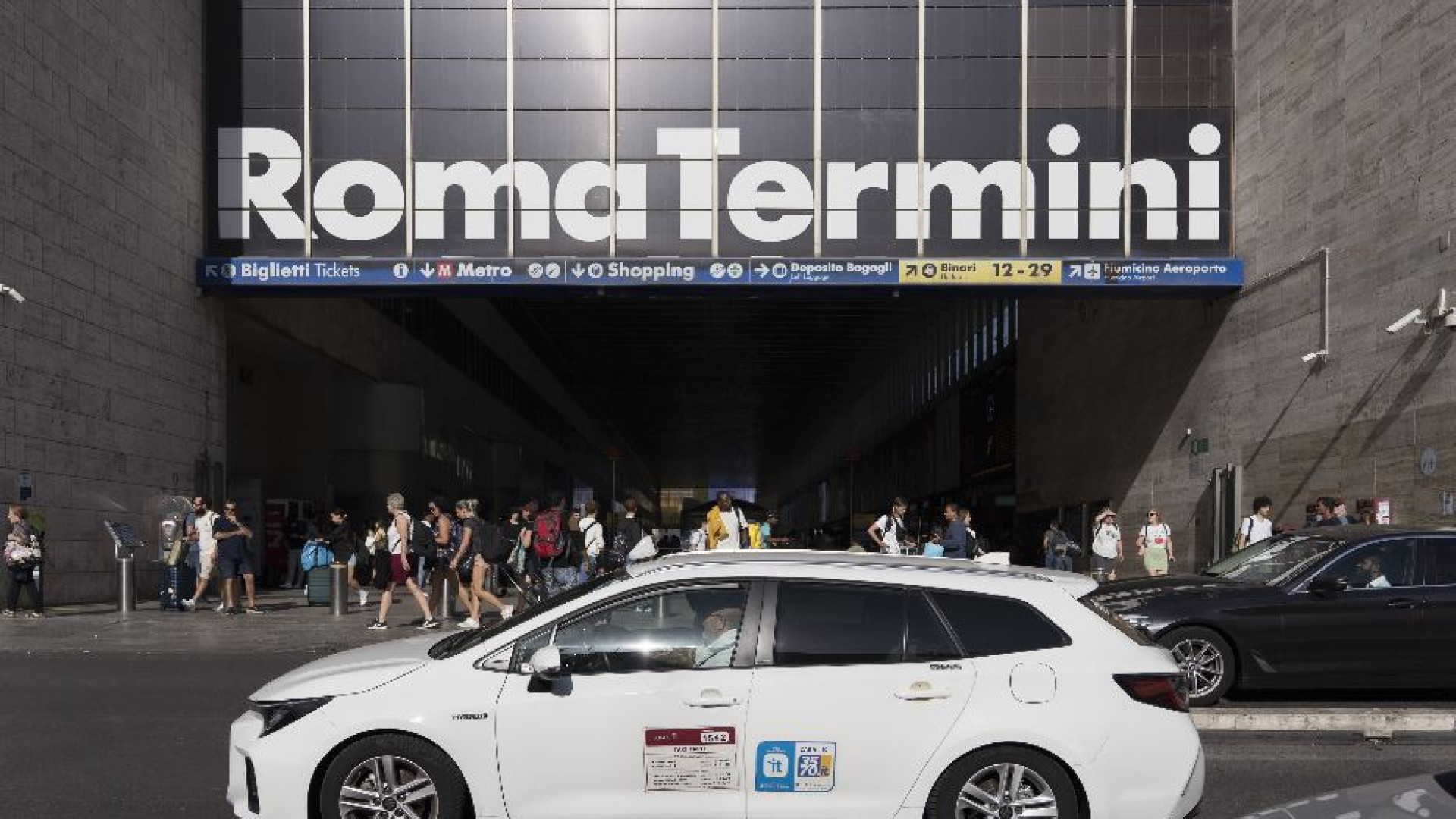 Immagine di Nuove licenze per i taxi a Roma: costano 75mila euro l'una