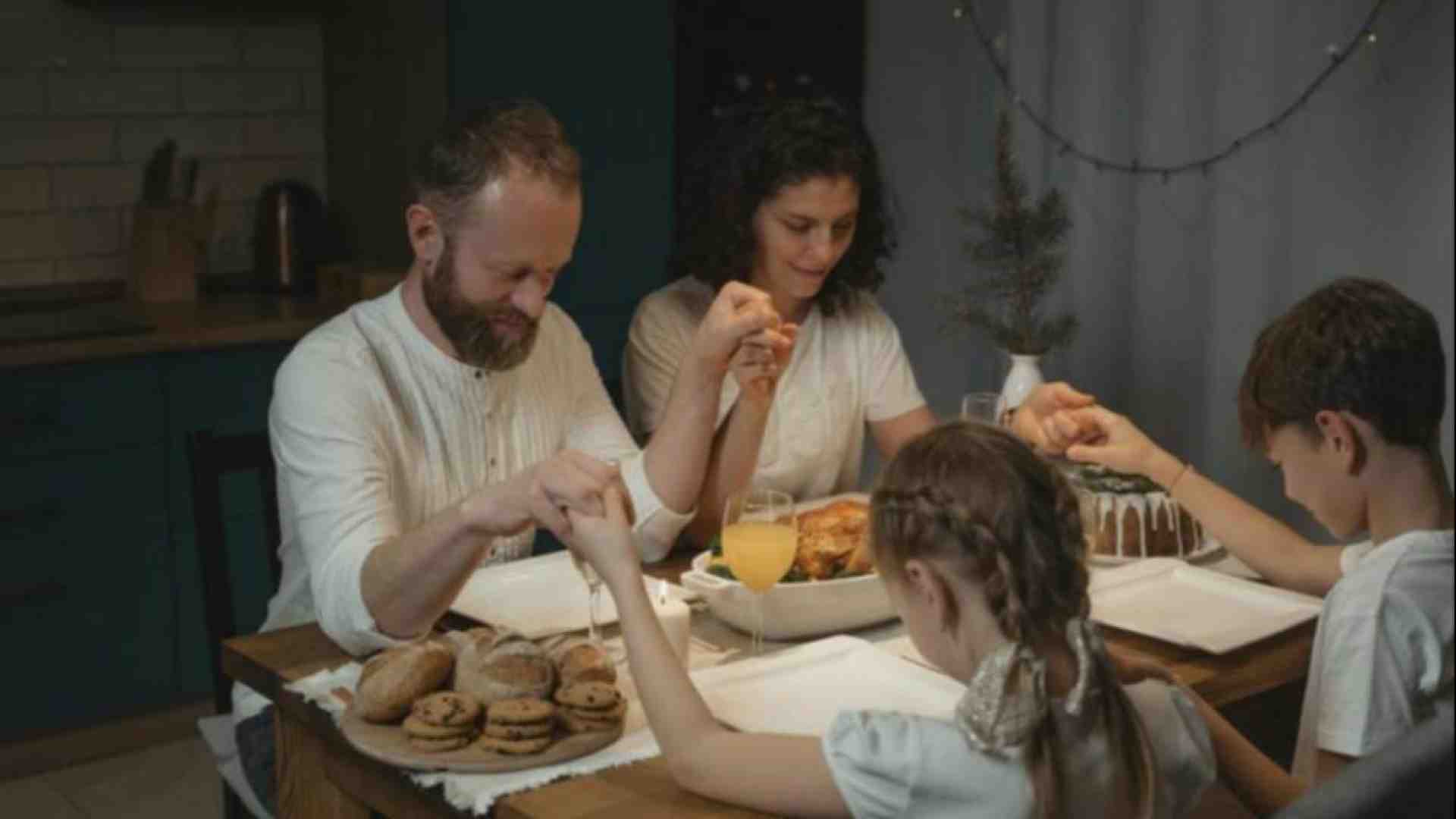 Immagine di «La famiglia che prega unita resta unita». Riscoprire il Rosario in casa