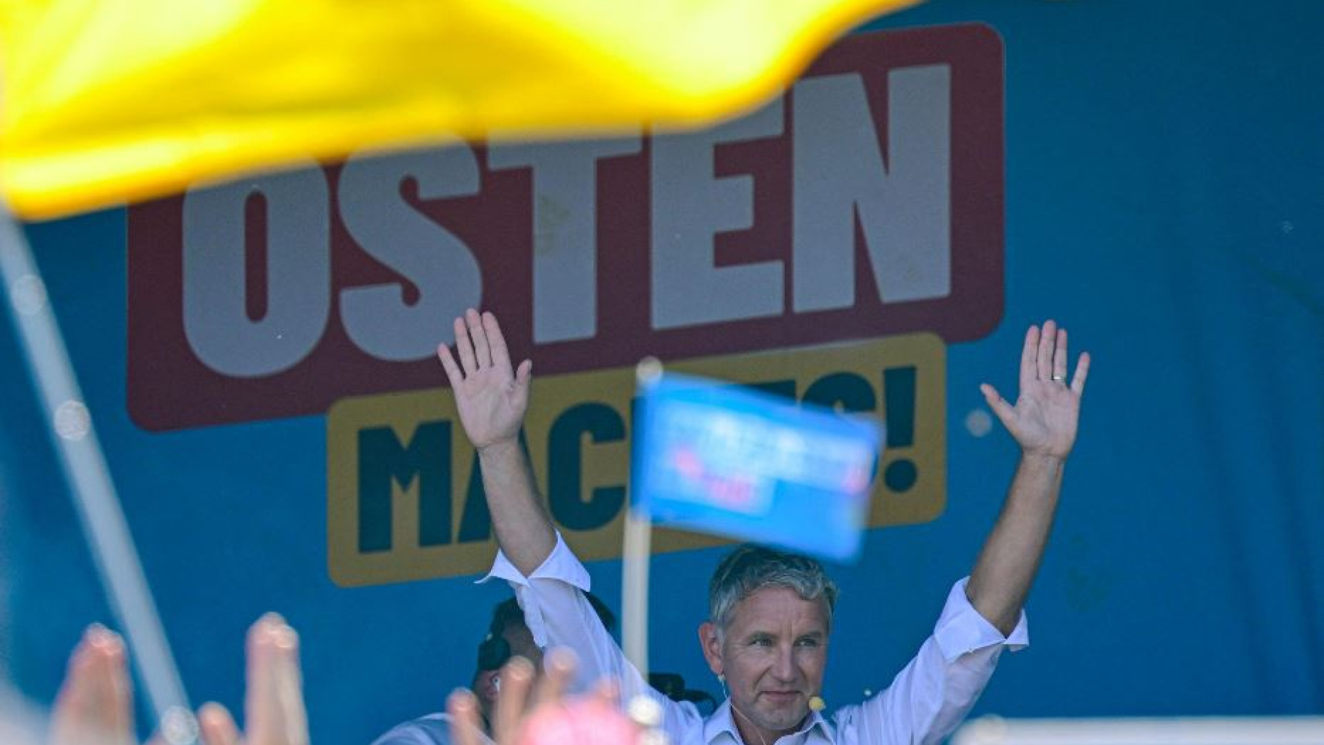 Immagine di Alle regionali vince l'ultradestra. Il governo federale è sotto assedio