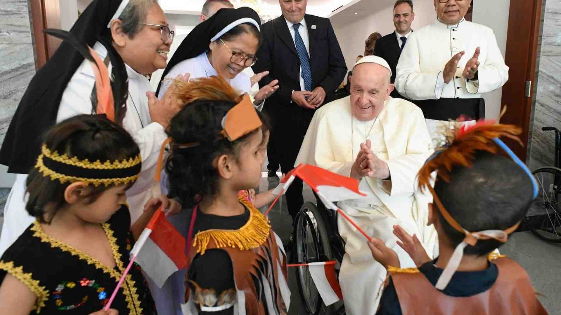 Immagine di Al via il viaggio del Papa in Asia: subito migranti e rifugiati al centro