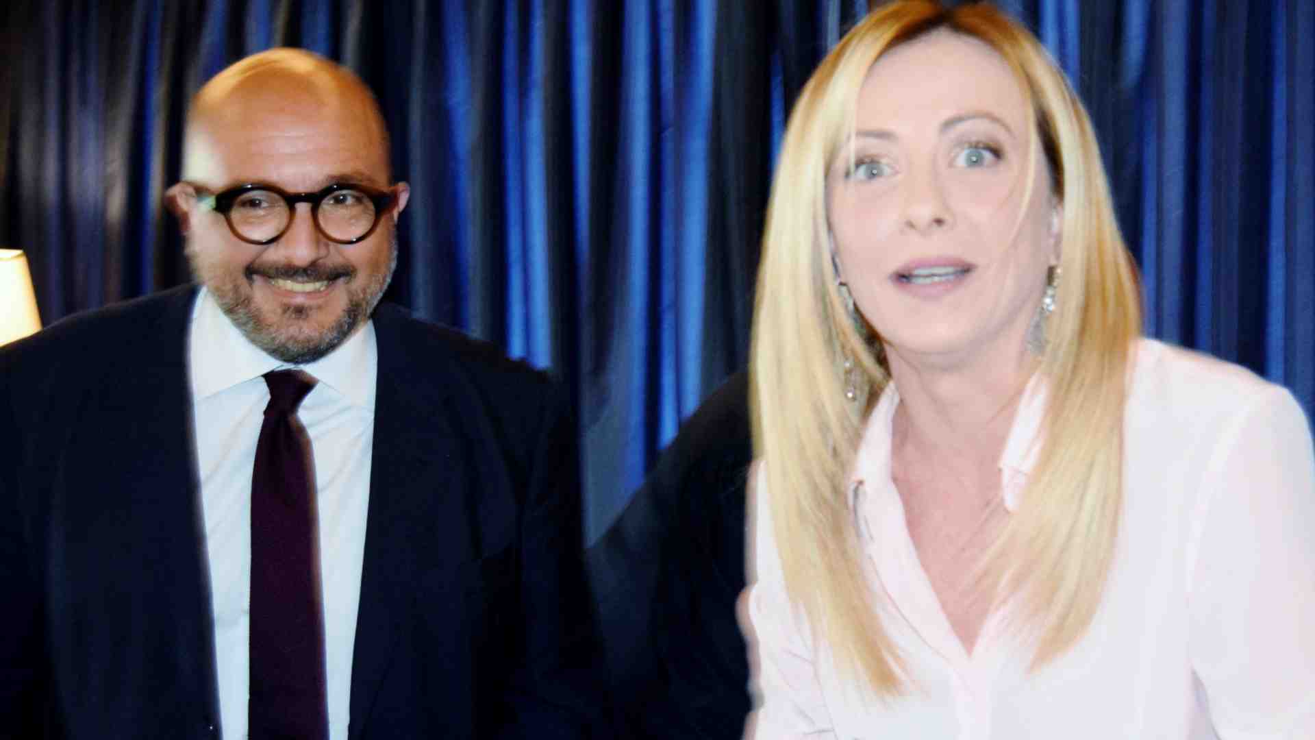 Immagine di Se la politica si piega al personale
