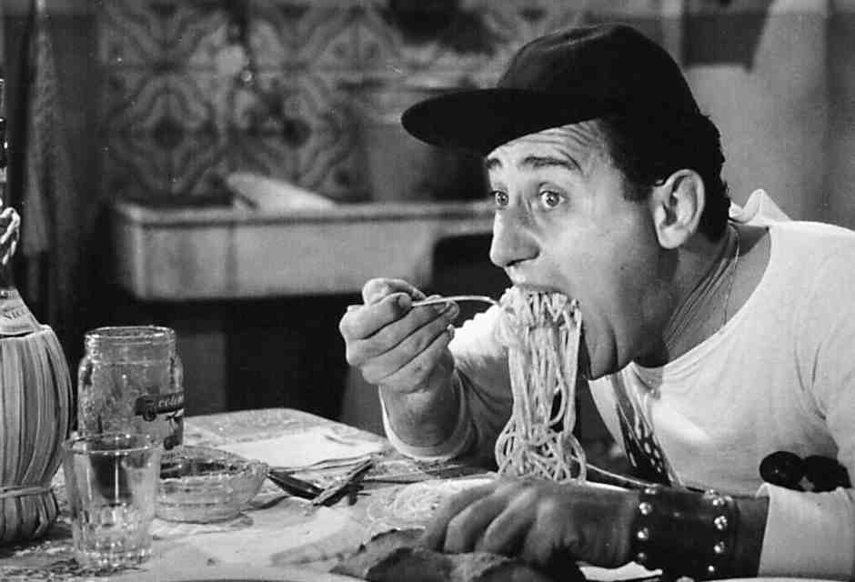 Una scena del Film "Un americano a Roma" con Alberto Sordi