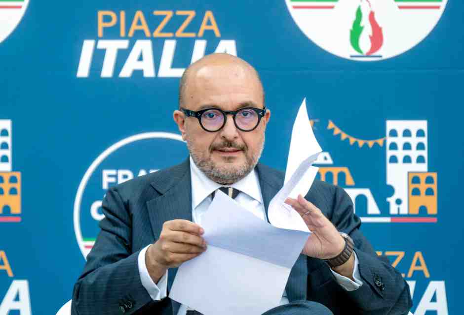 Sangiuliano tira fuori gli scontrini. La difesa del Mic sul caso Boccia