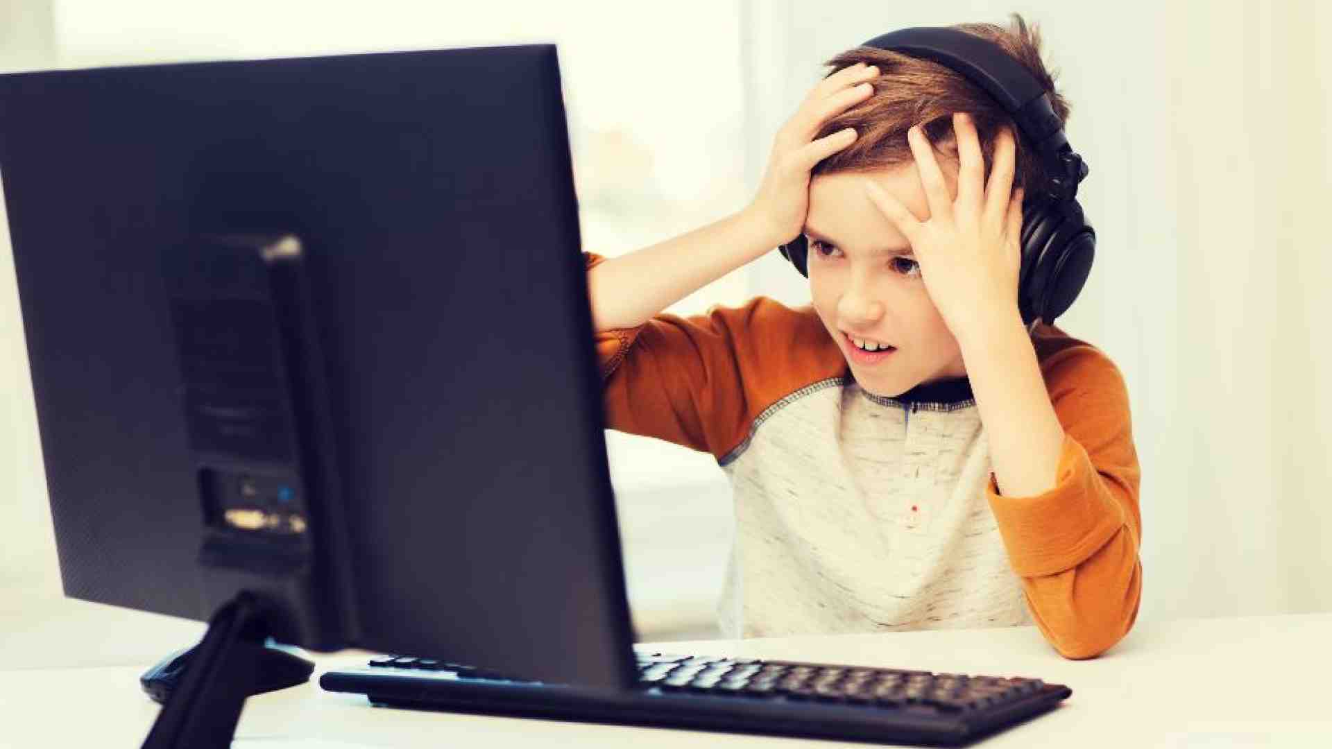 Immagine di Le Big Tech corrono ai ripari contro l'abuso social dei giovani