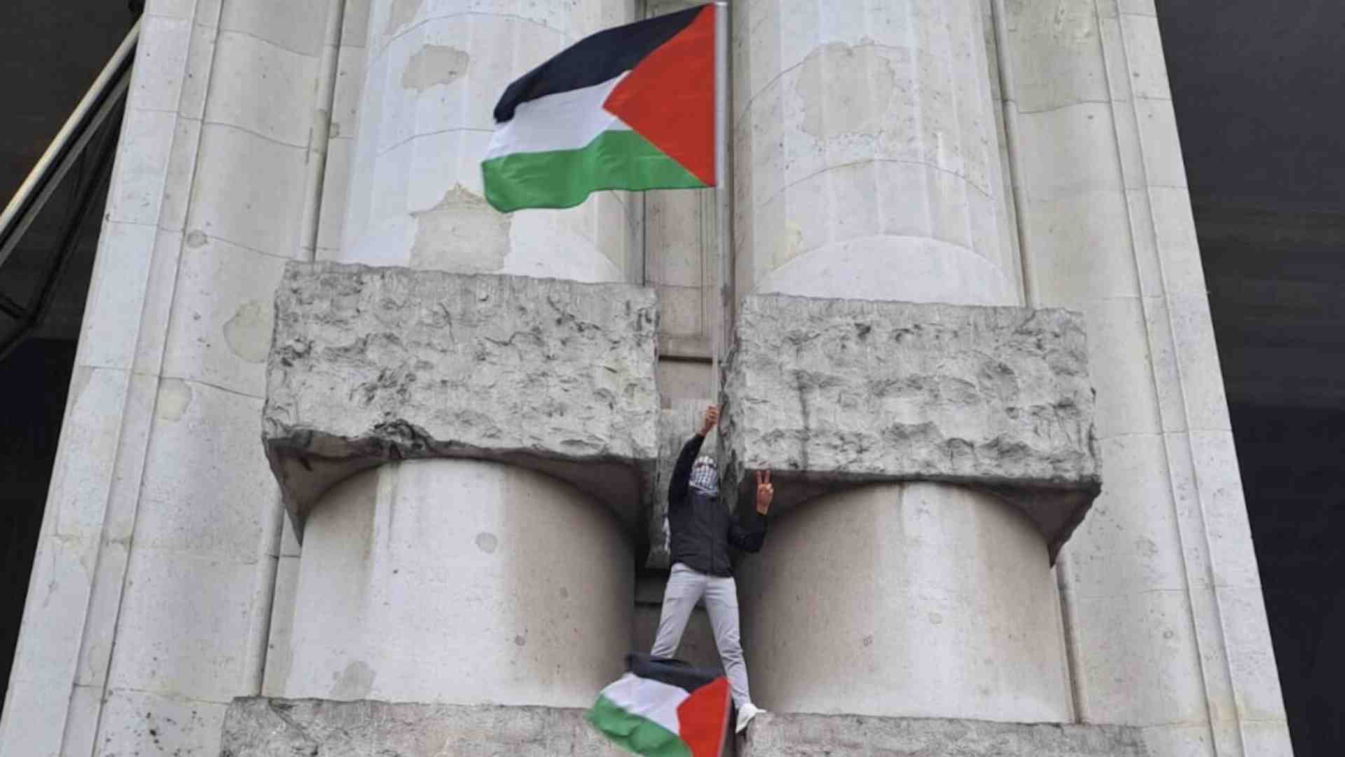 Immagine di E manifestino, dunque, i giovani palestinesi