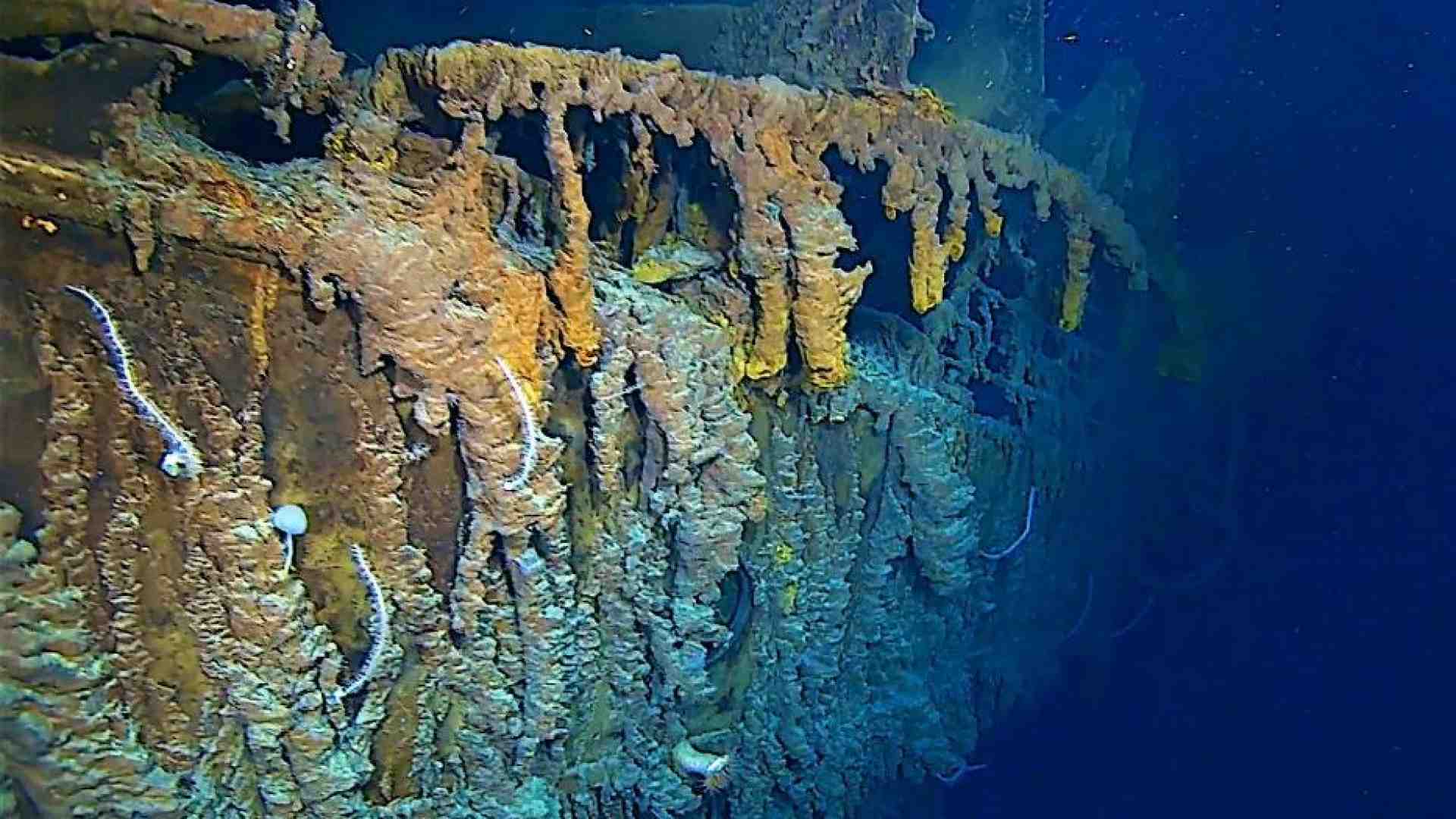 Immagine di Il Titanic si consuma: sprofonda la ringhiera di Jack e Rose