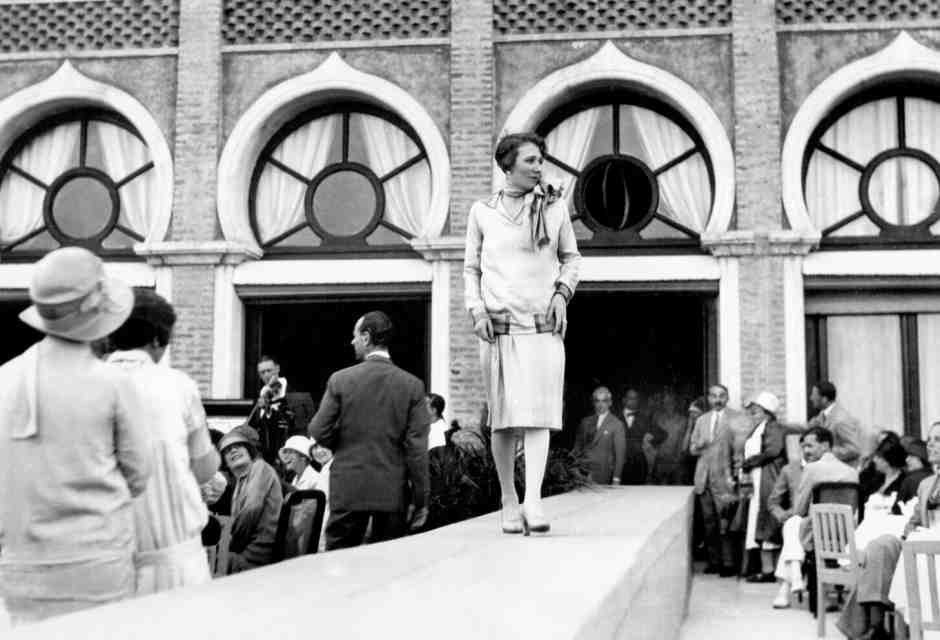 Prima sfilata di moda italiana e francese a Venezia, met&agrave; anni Venti