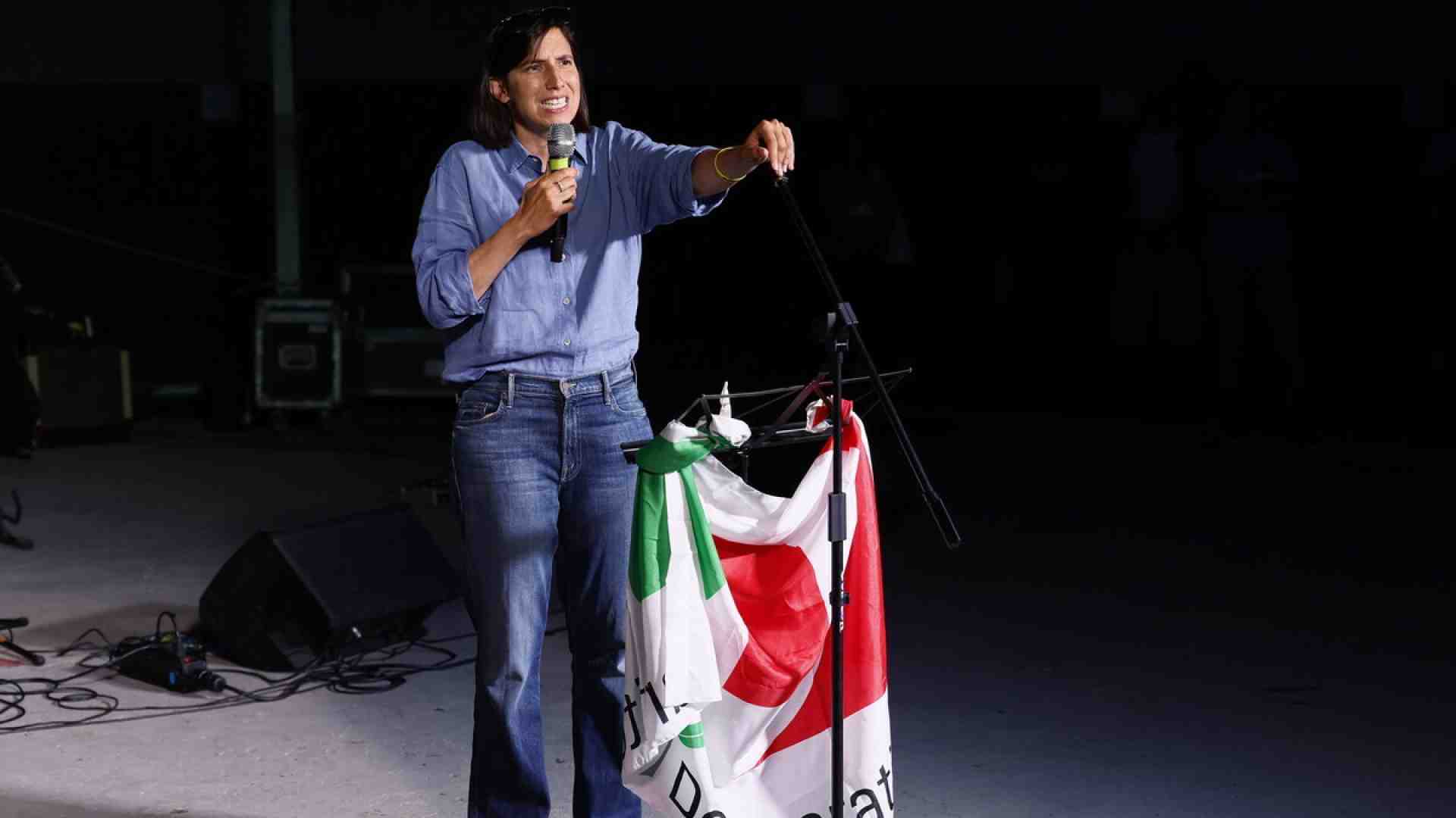 Immagine di I dolori del campo largo e i silenzi di Schlein in Puglia su Renzi