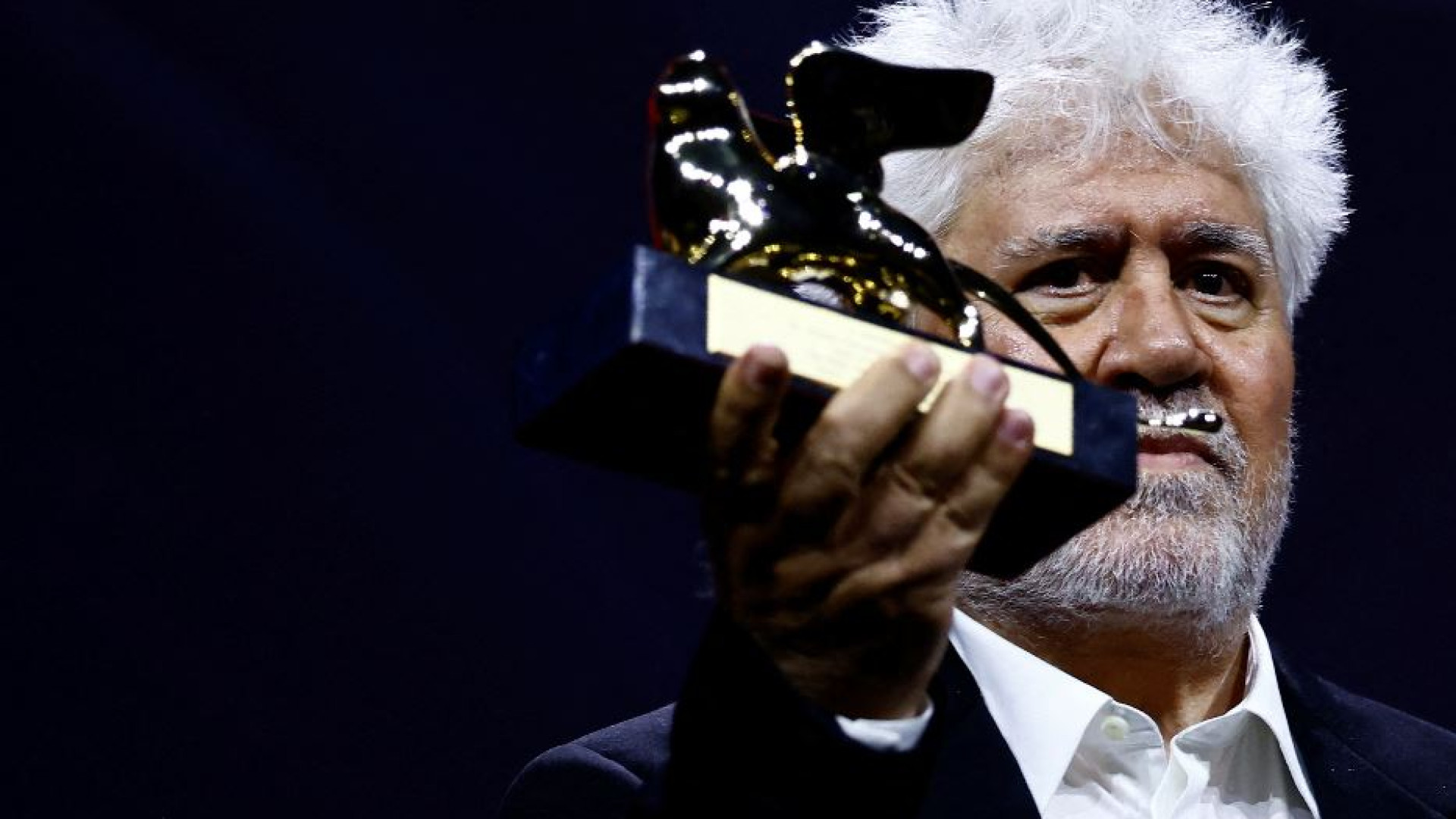 Immagine di Il Leone d'oro va ad Almodóvar. Ma la vera sorpresa è "Vermiglio"