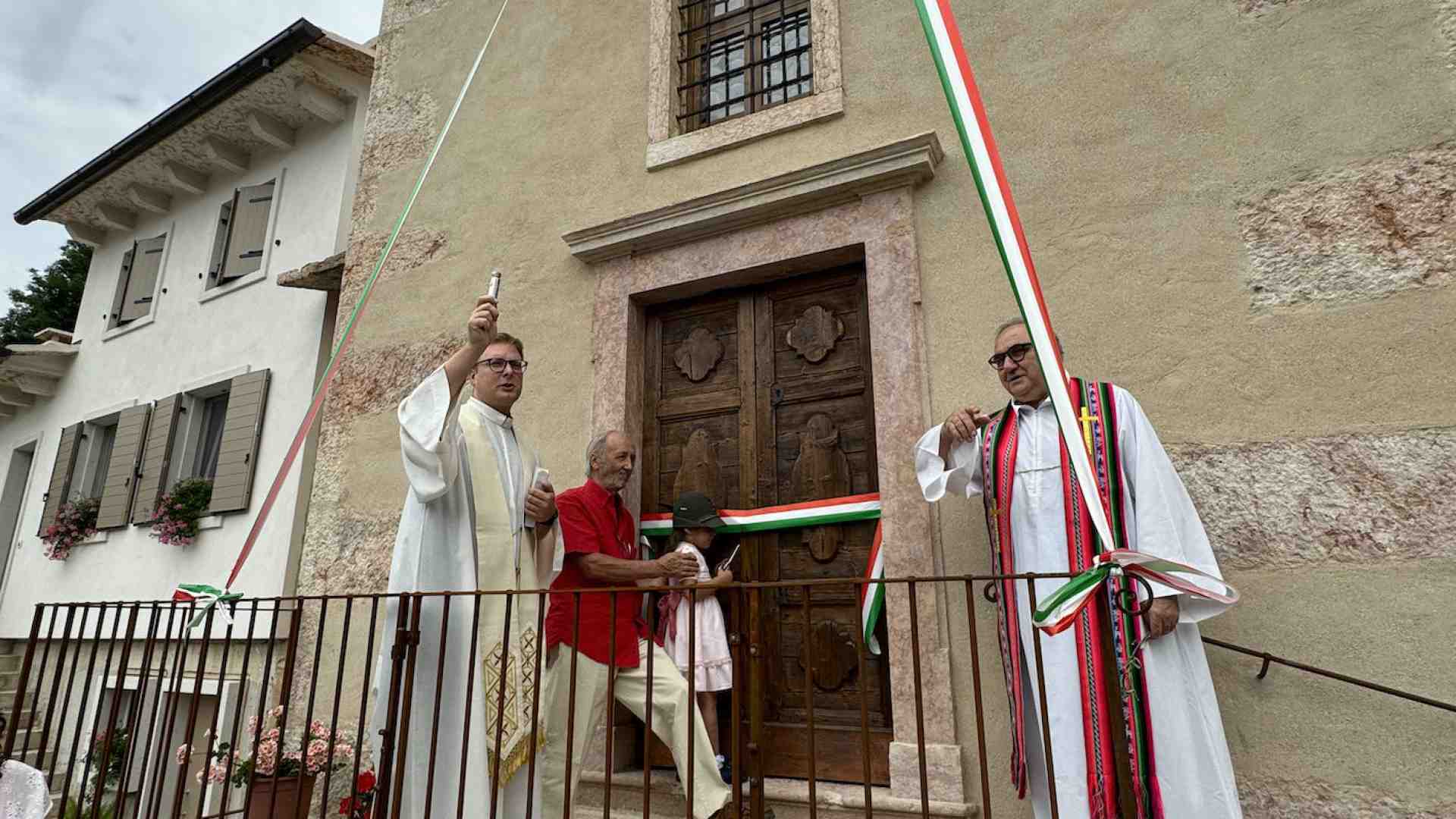 Immagine di La chiesa di Salaorno si è fatta un bel lifting