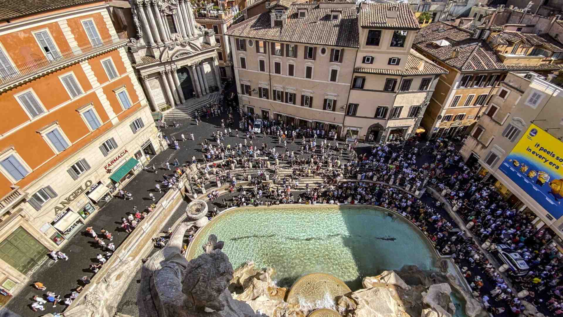 Immagine di La fontana di Trevi a pagamento? Carandini, Fuksas, Strinati e Karrer commentano la proposta di Gualtieri