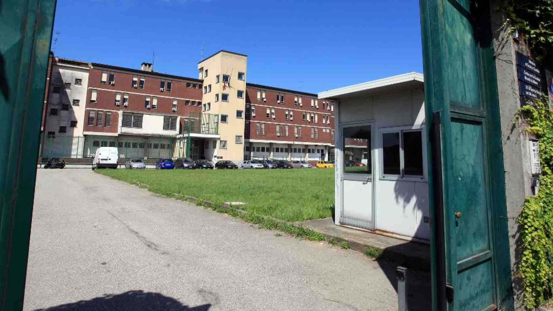 Immagine di Sono ancora ricercati i tre minorenni evasi dal Beccaria