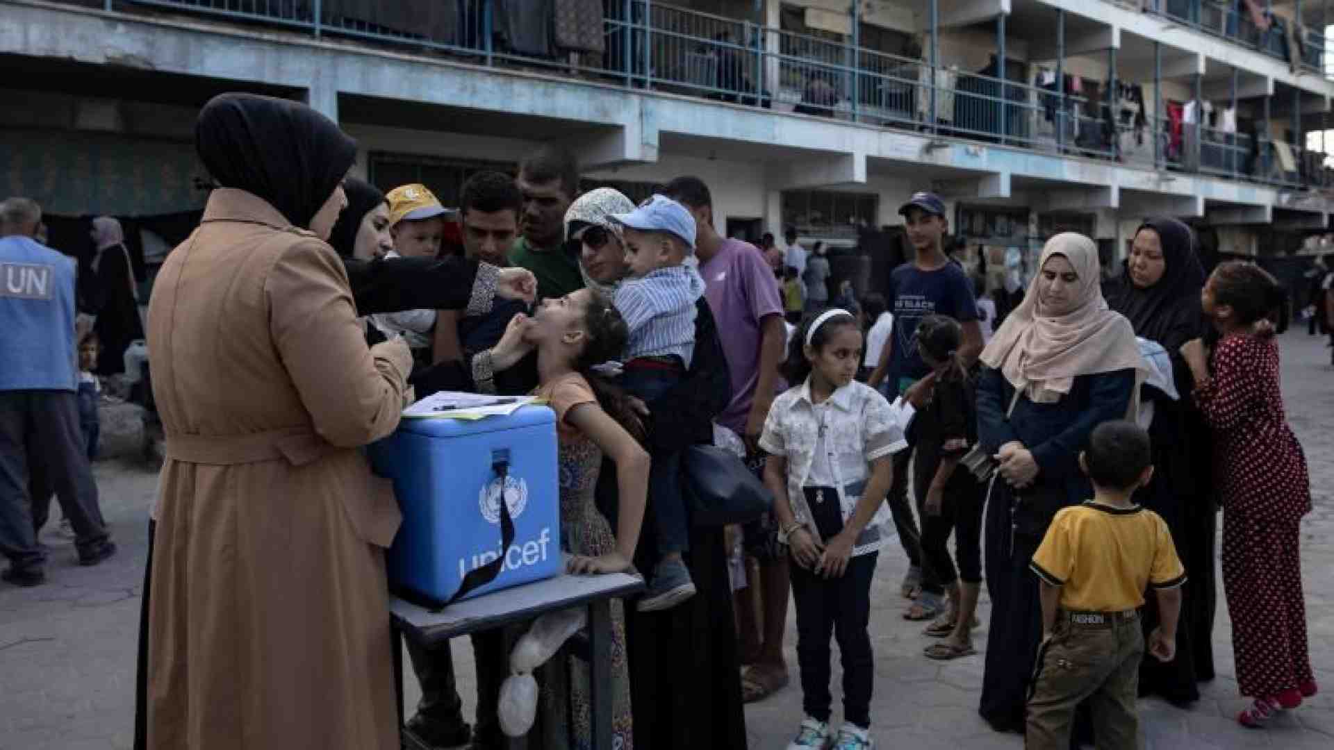 Immagine di Gaza senza scuola, la maestra Israa riporta tra i banchi i piccoli profughi