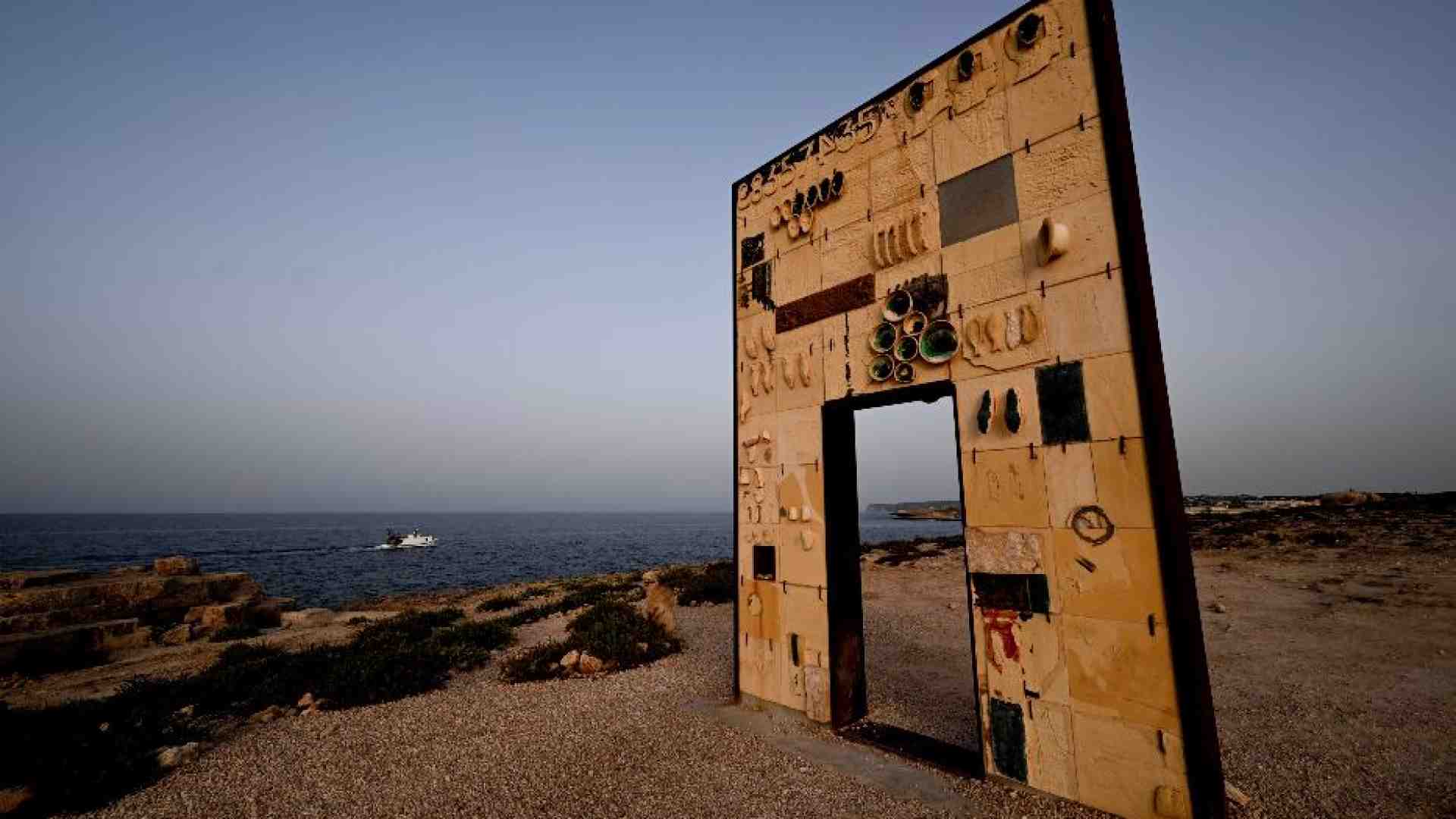 Immagine di Lampedusa, l'isola che salva persone (e il turismo vola)