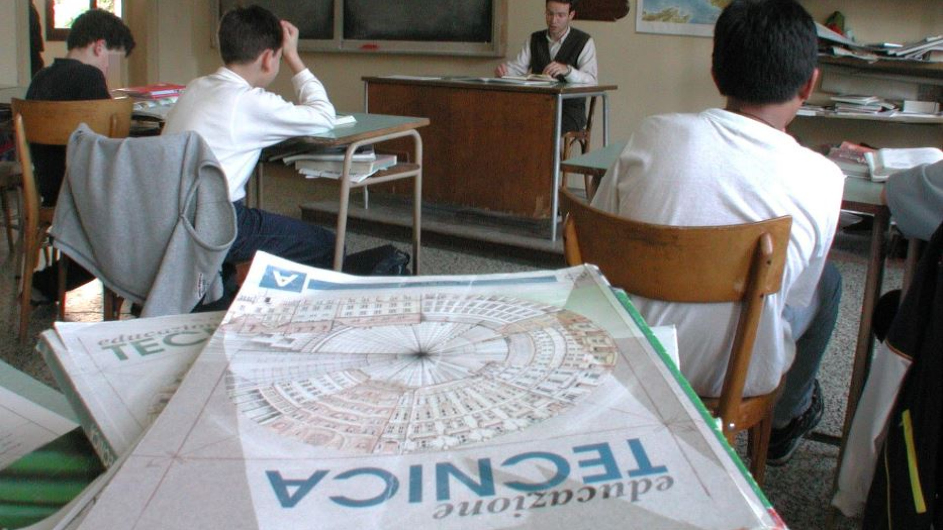 Immagine di Assunto a settembre, licenziato a giugno. La vita del prof precario