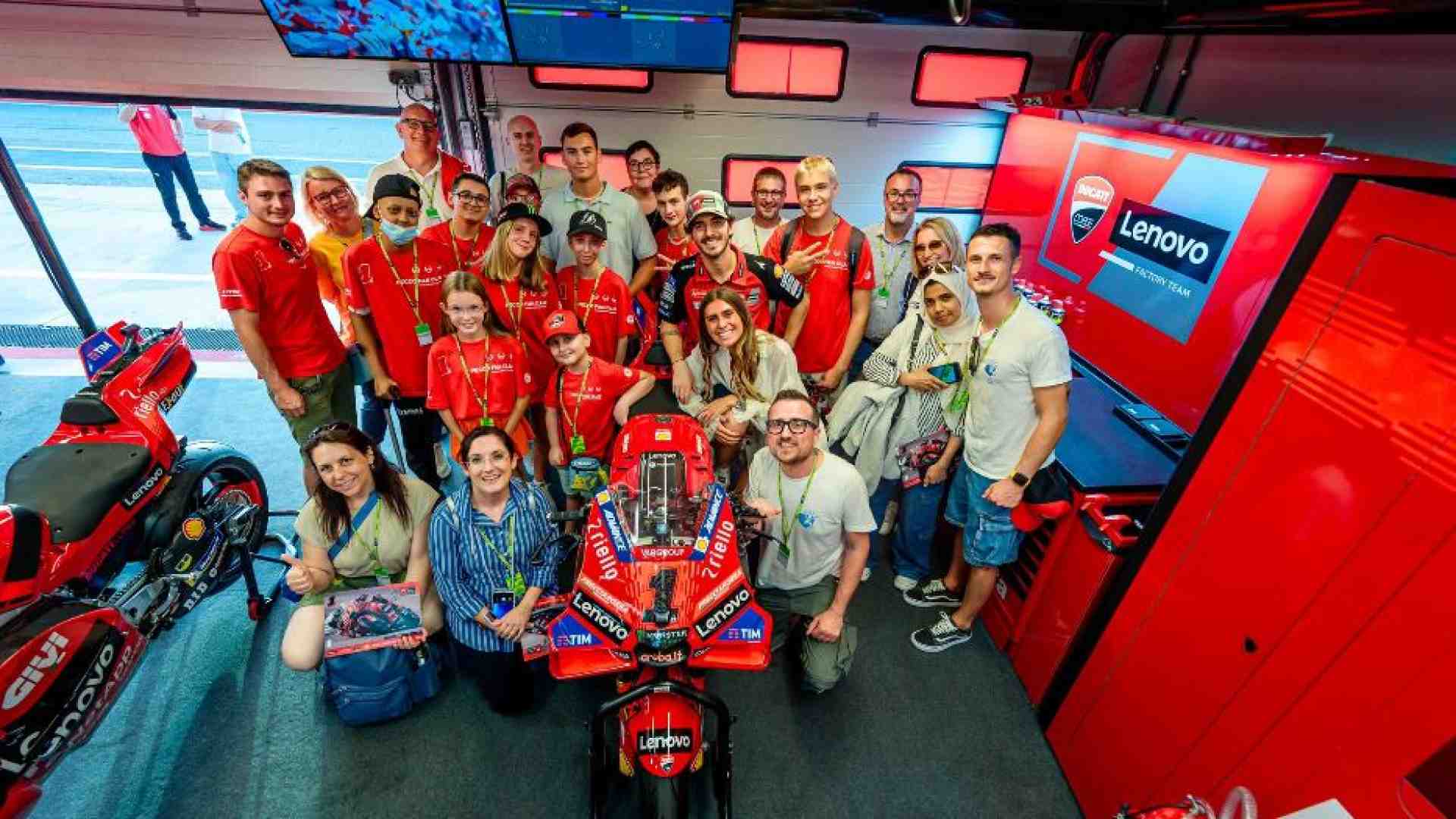 Immagine di Ai box con Pecco Bagnaia: il gran premio dei piccoli pazienti oncologici
