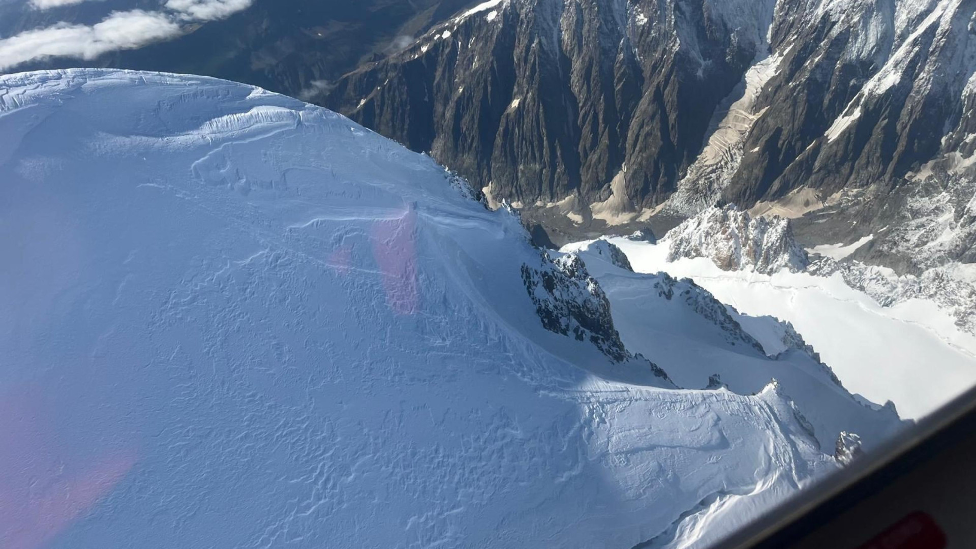 Immagine di Ritrovati i corpi dei due alpinisti dispersi da sabato