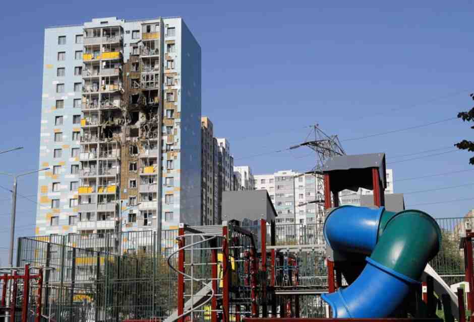 L'attacco di droni ucraini in Russia costringe Mosca a sospendere i voli