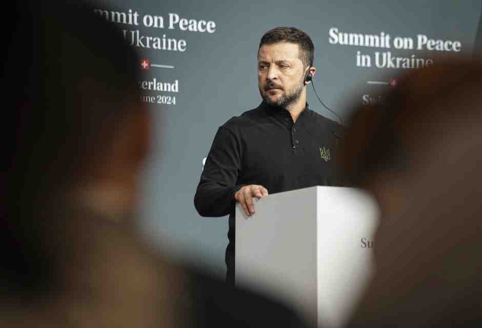 La pace è finta, la guerra è vera (e Kyiv la fa a modo suo)