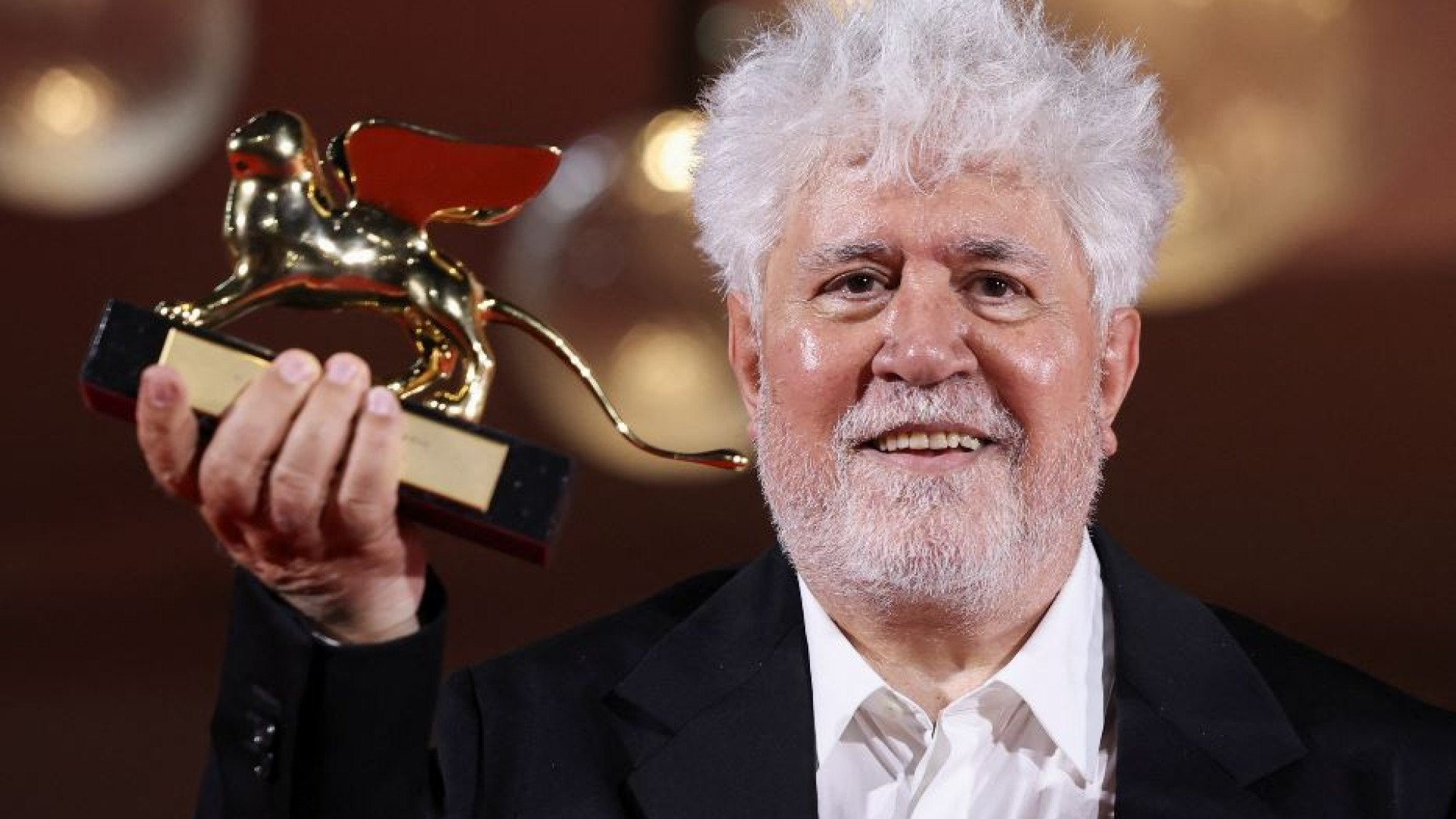 Immagine di Eutanasia, il film a tesi di Almodóvar: quando il cinema fa politica