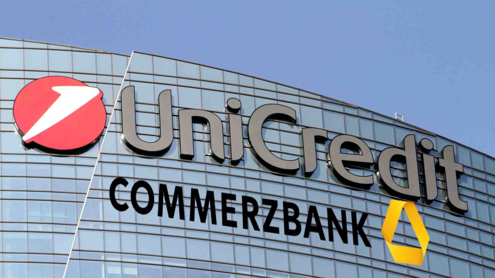 Immagine di Unicredit compra il 9% di Commerzbank e punta alla fusione